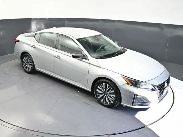 2024 Nissan Altima SV FWD