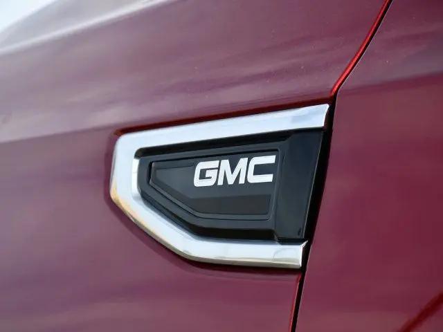 2022 GMC Yukon 4WD Denali