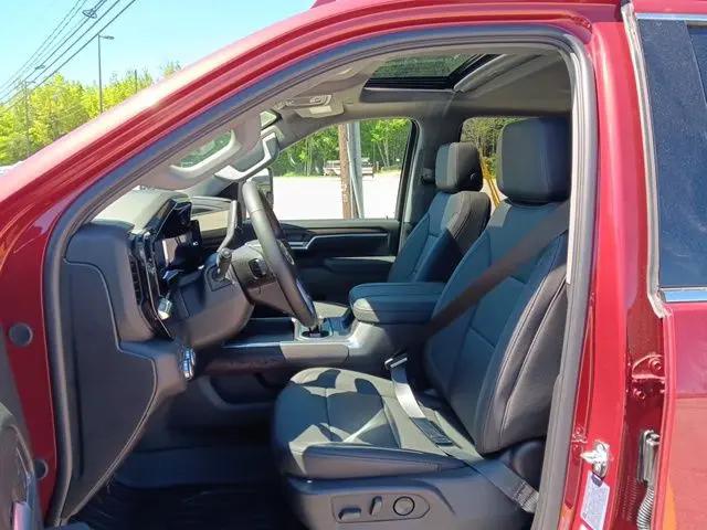 2026 GMC Sierra 2500HD Crew Cab, Standard Bed, SLT, 4WD