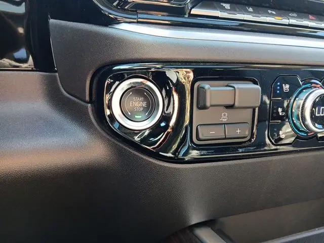 2026 GMC Sierra 2500HD Crew Cab, Standard Bed, SLT, 4WD