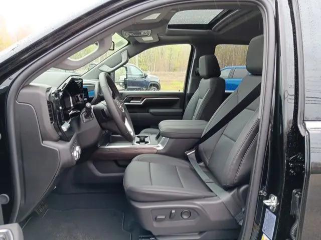2026 GMC Sierra 2500HD Crew Cab, Standard Bed, SLT, 4WD