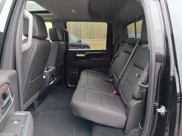 2026 GMC Sierra 2500HD Crew Cab, Standard Bed, SLT, 4WD