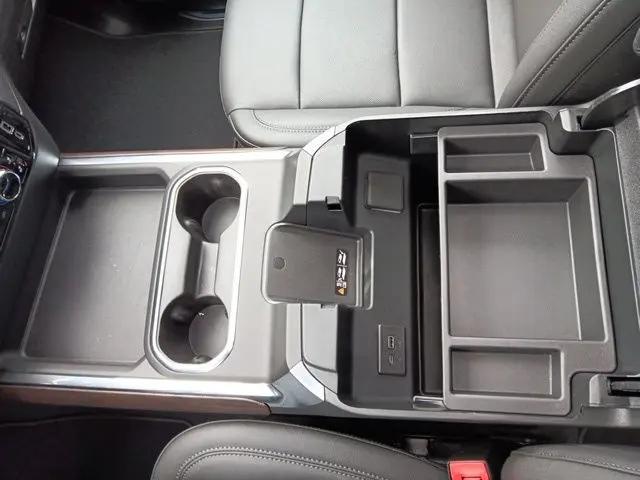 2026 GMC Sierra 2500HD Crew Cab, Standard Bed, SLT, 4WD