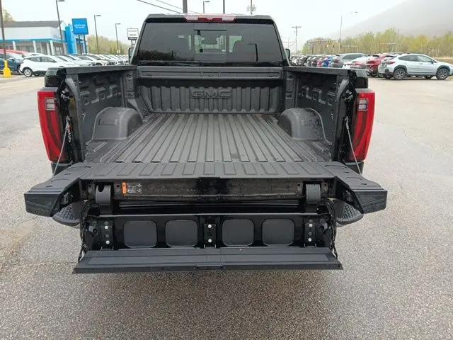 2026 GMC Sierra 2500HD Crew Cab, Standard Bed, SLT, 4WD