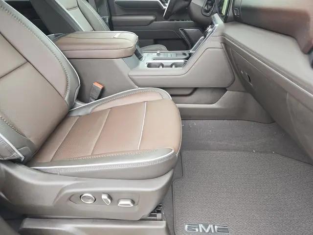 2026 GMC Sierra 2500HD Crew Cab, Standard Bed, Denali, 4WD