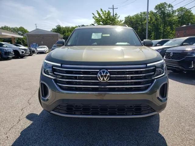 2026 Volkswagen Atlas SE with Technology