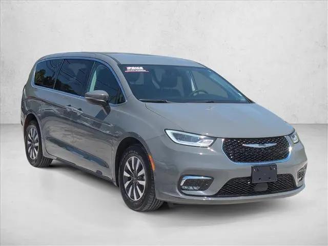 2023 Chrysler Pacifica Hybrid Touring L