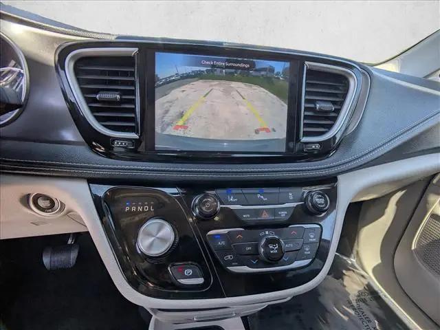 2023 Chrysler Pacifica Hybrid Touring L