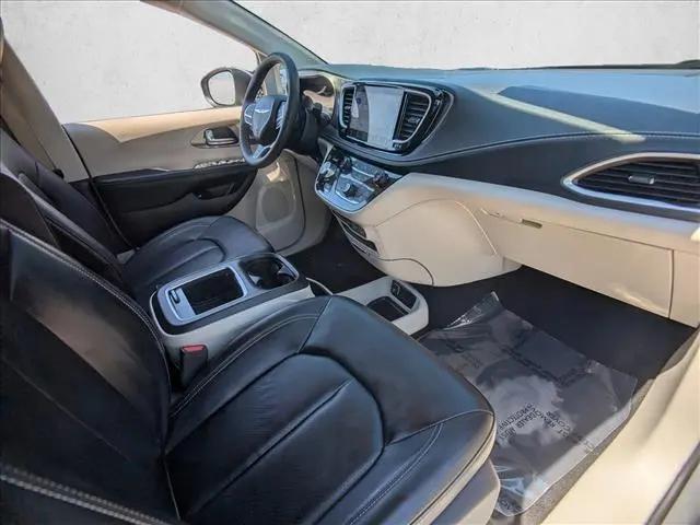 2023 Chrysler Pacifica Hybrid Touring L