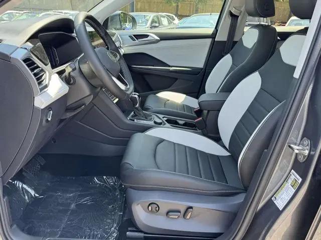 2026 Volkswagen Taos SEL