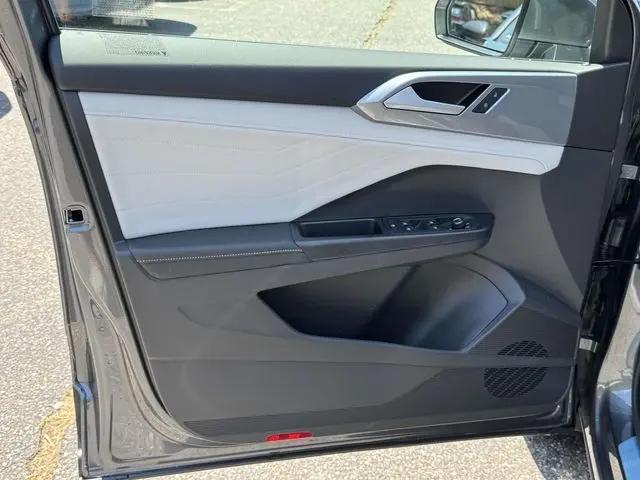 2026 Volkswagen Taos SEL