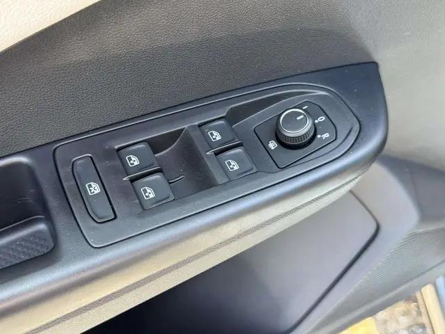 2026 Volkswagen Taos SEL