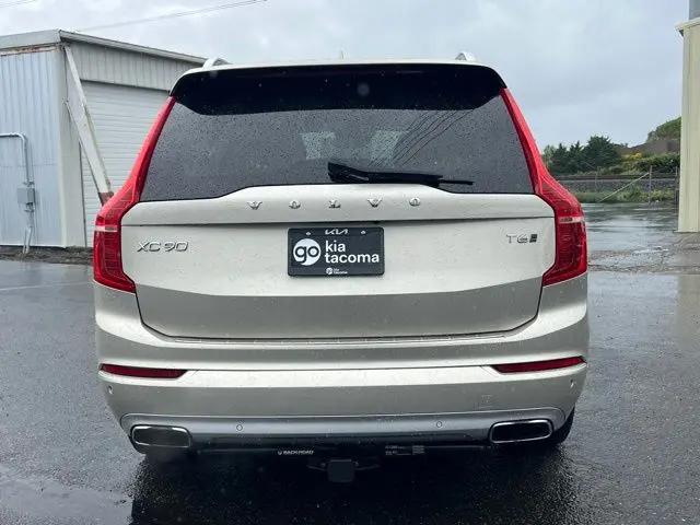 2016 Volvo XC90 T6 Momentum
