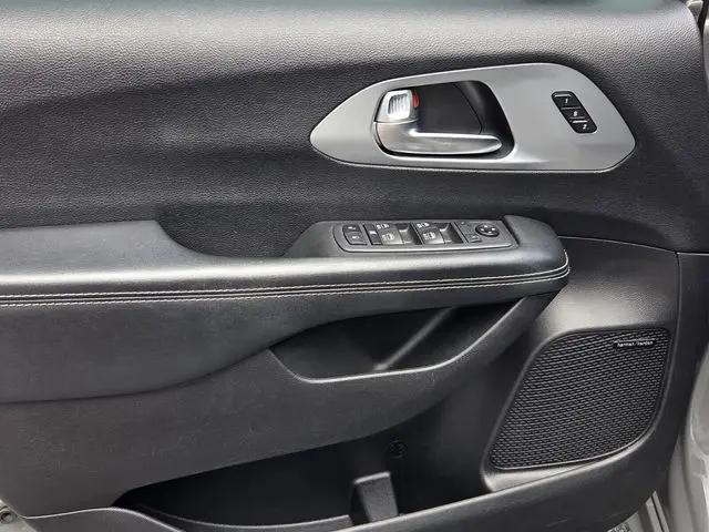 2020 Chrysler Pacifica Touring L Plus