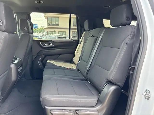 2022 Chevrolet Suburban 4WD LS