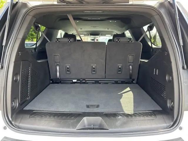 2022 Chevrolet Suburban 4WD LS