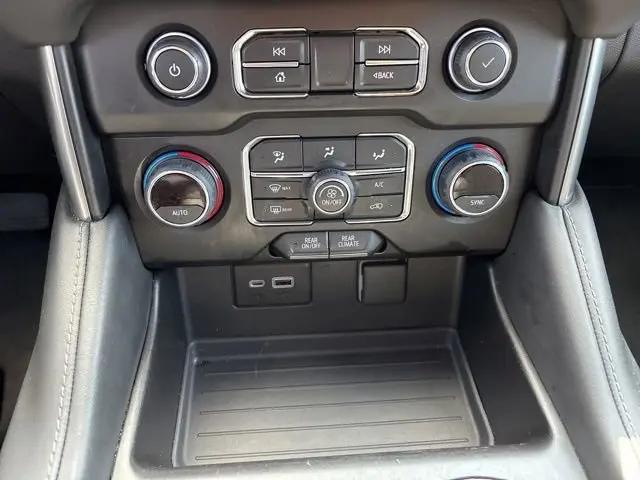 2022 Chevrolet Suburban 4WD LS