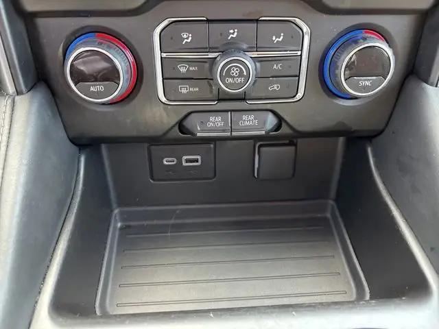 2022 Chevrolet Suburban 4WD LS
