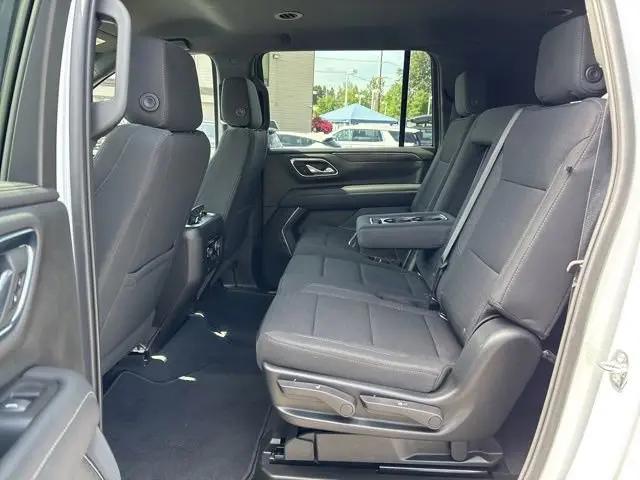2022 Chevrolet Suburban 4WD LS