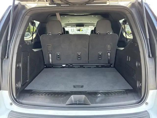2022 Chevrolet Suburban 4WD LS