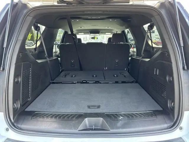 2022 Chevrolet Suburban 4WD LS
