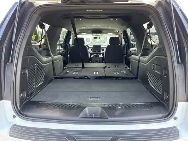 2022 Chevrolet Suburban 4WD LS