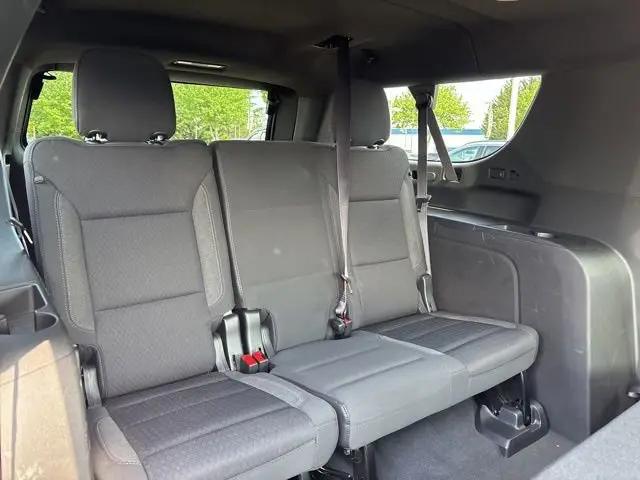 2022 Chevrolet Suburban 4WD LS