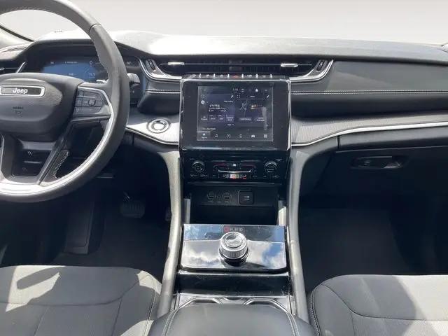 2023 Jeep Grand Cherokee Laredo 4x4