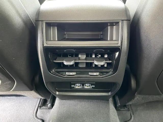 2023 Jeep Grand Cherokee Laredo 4x4