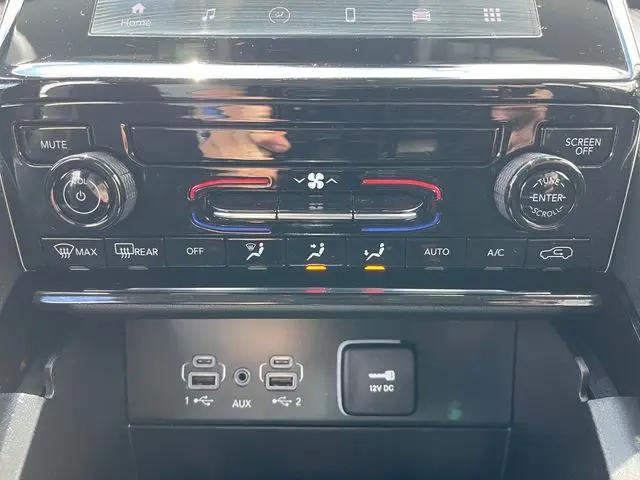 2023 Jeep Grand Cherokee Laredo 4x4
