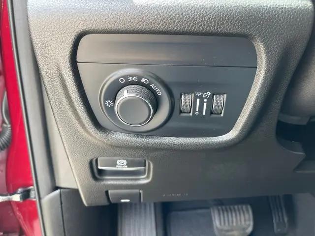 2023 Jeep Grand Cherokee Laredo 4x4