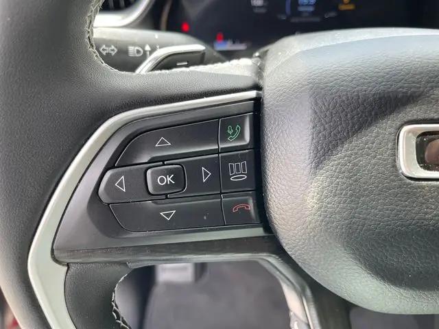 2023 Jeep Grand Cherokee Laredo 4x4