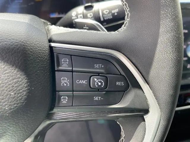 2023 Jeep Grand Cherokee Laredo 4x4