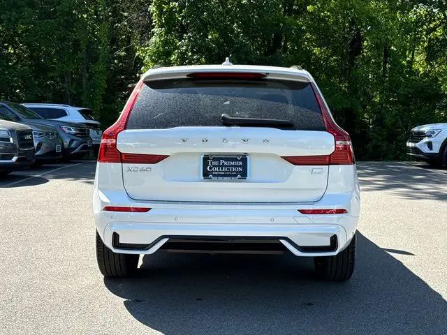 2024 Volvo XC60 Recharge T8 Core Dark Theme