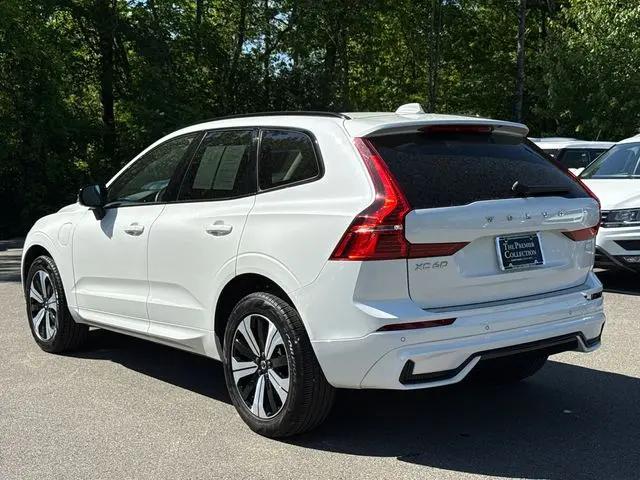 2024 Volvo XC60 Recharge T8 Core Dark Theme