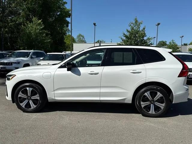 2024 Volvo XC60 Recharge T8 Core Dark Theme