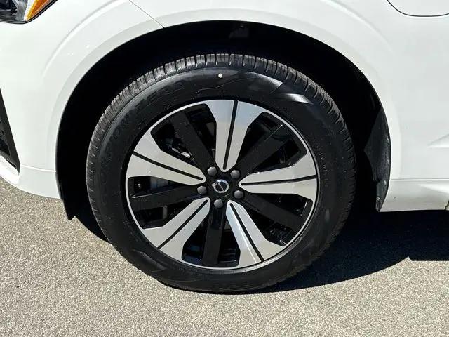 2024 Volvo XC60 Recharge T8 Core Dark Theme