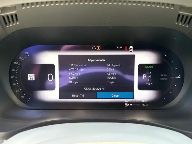 2024 Volvo XC60 Recharge T8 Core Dark Theme