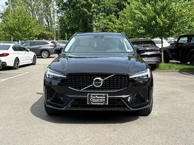 2023 Volvo XC60 Recharge T8 Plus Dark Theme