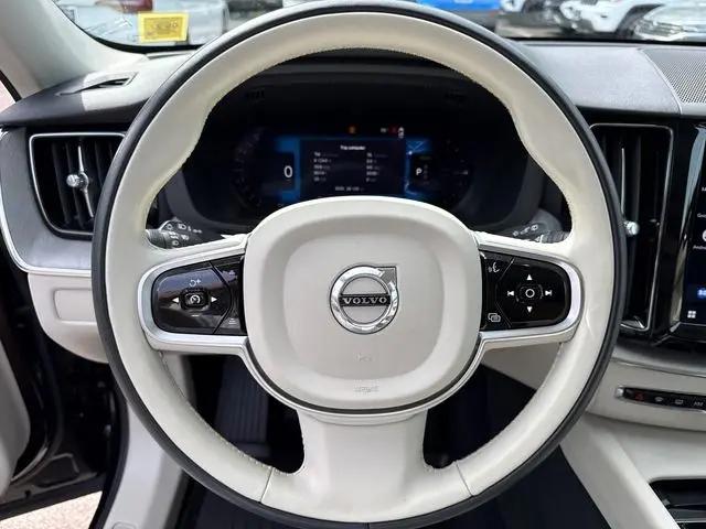 2023 Volvo XC60 Recharge T8 Plus Dark Theme