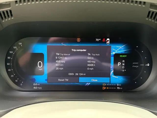 2023 Volvo XC60 Recharge T8 Plus Dark Theme