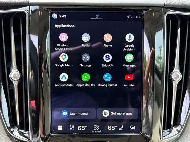 2023 Volvo XC60 Recharge T8 Plus Dark Theme