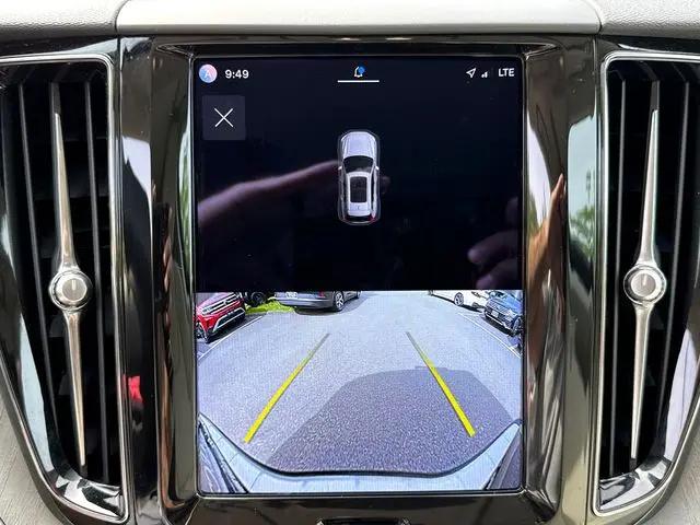 2023 Volvo XC60 Recharge T8 Plus Dark Theme
