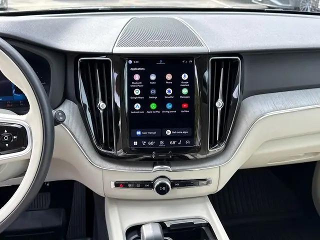 2023 Volvo XC60 Recharge T8 Plus Dark Theme