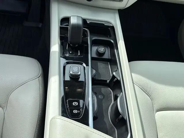 2023 Volvo XC60 Recharge T8 Plus Dark Theme