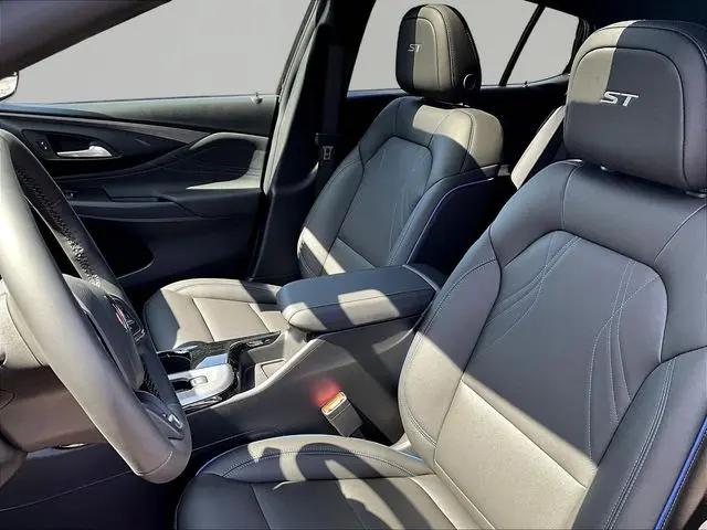 2026 Buick NV Sport Touring FWD
