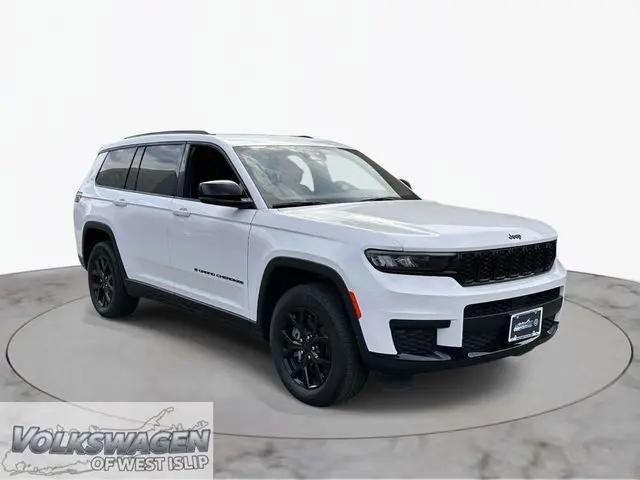 2024 Jeep Grand Cherokee L Altitude 4x4 for sale in West Islip, NY