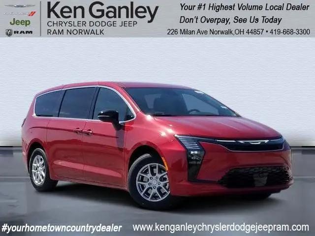 2027 Chrysler Pacifica Select for sale in Norwalk, OH