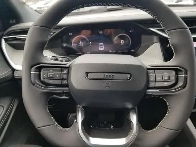 2026 Jeep Cherokee Laredo 4x4
