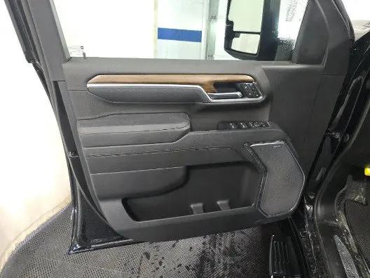 2025 Chevrolet Silverado 2500HD Crew Cab, Standard Bed, High Country, 4WD